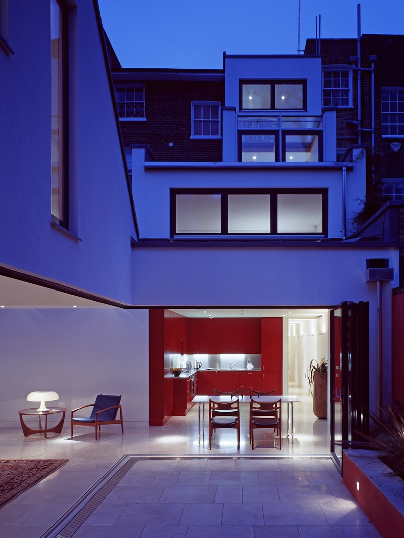 Illustration for article titled These Are the Narrowest Houses in the World
